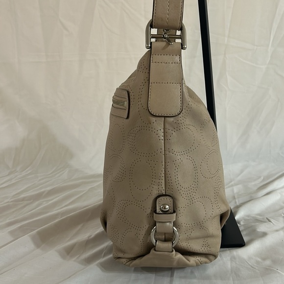 Coach F19407 Perforated Leather North South Duffel in Grey - Picture 4 of 11